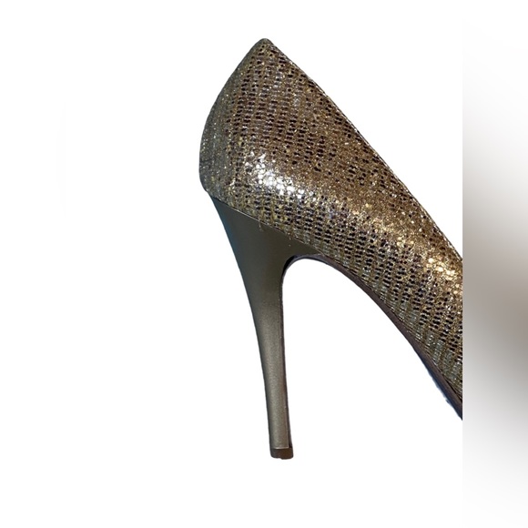 Nine West Liatriso Heels - Gold Glitter size 7M - Picture 4 of 4